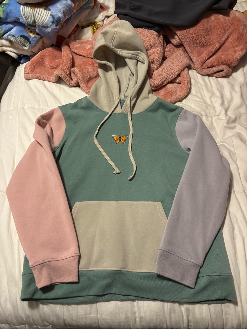 Colorblock Green Pullover Hoodie with Butterfly Embroidery